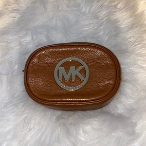 Michael kors pouch